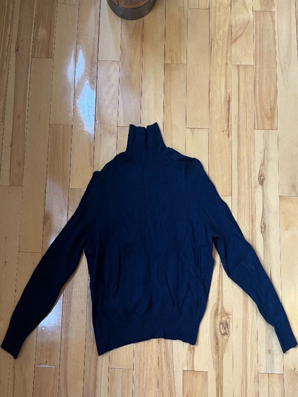 Vince Navy Blue Turtleneck Cashmere Sweater
